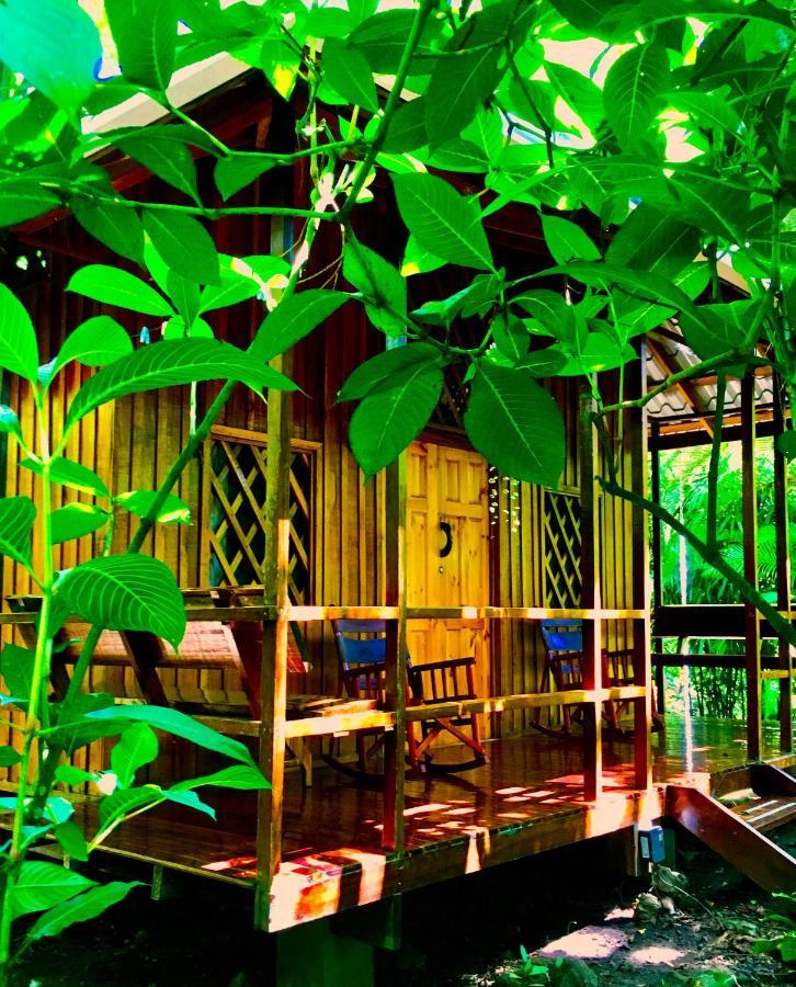 Coral Hill Bungalows Cahuita Exterior photo