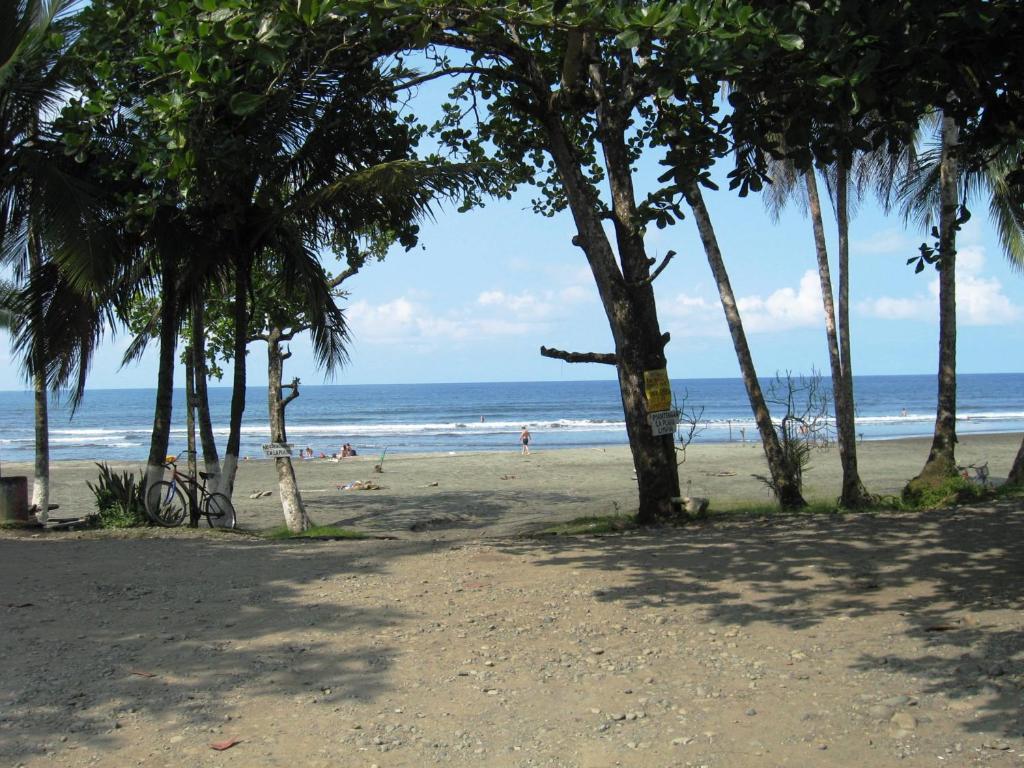 Coral Hill Bungalows Cahuita Exterior photo