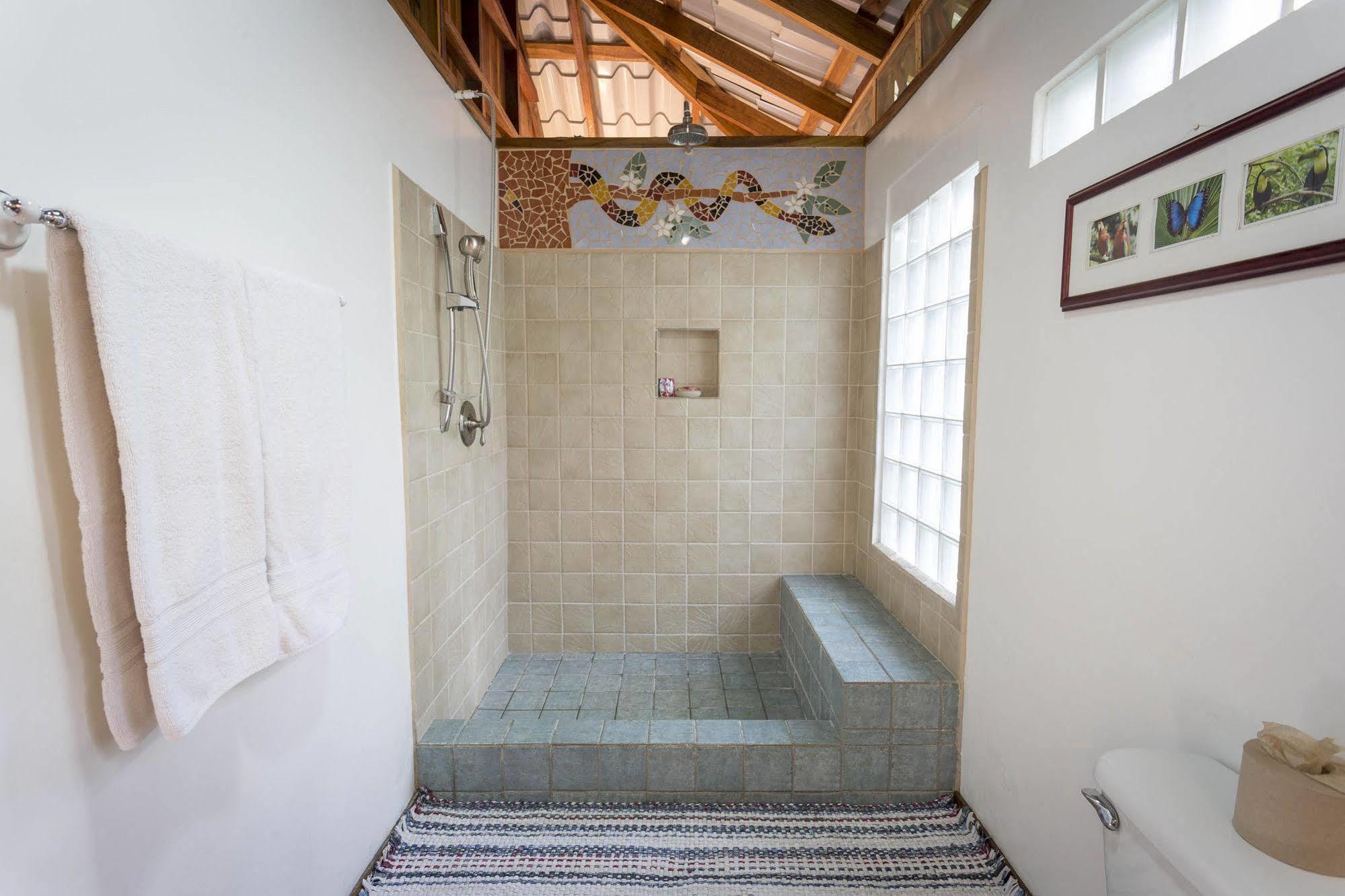 Coral Hill Bungalows Cahuita Exterior photo