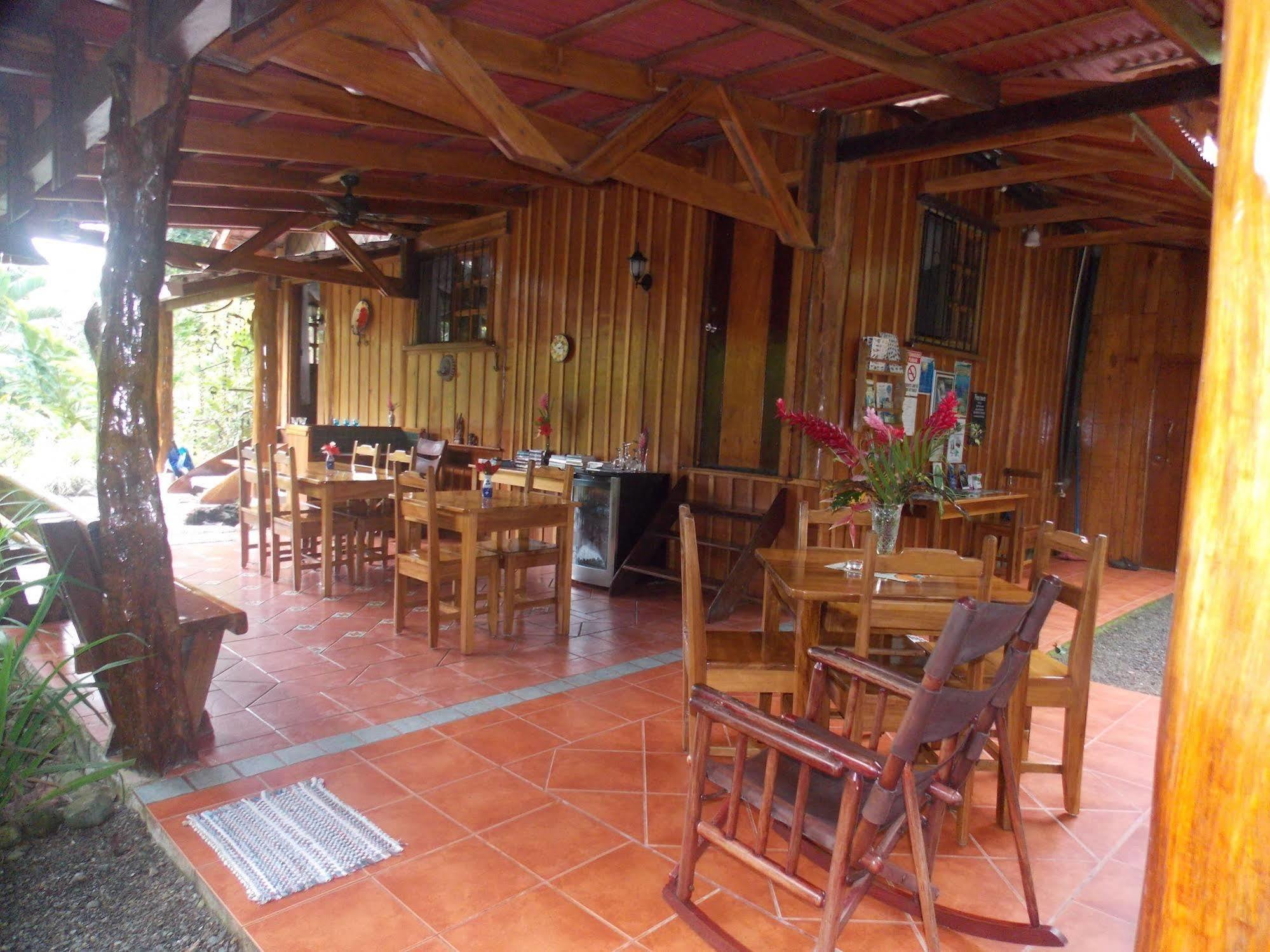 Coral Hill Bungalows Cahuita Exterior photo