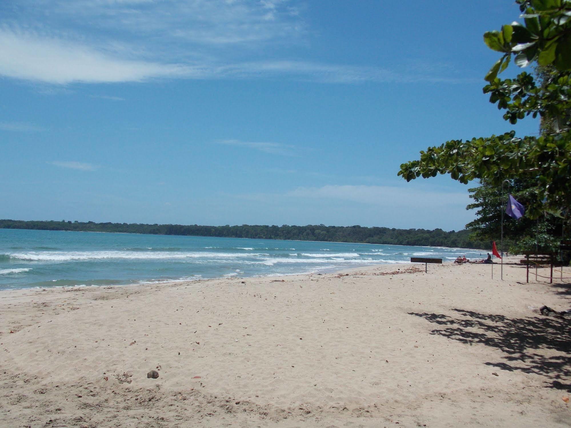 Coral Hill Bungalows Cahuita Exterior photo