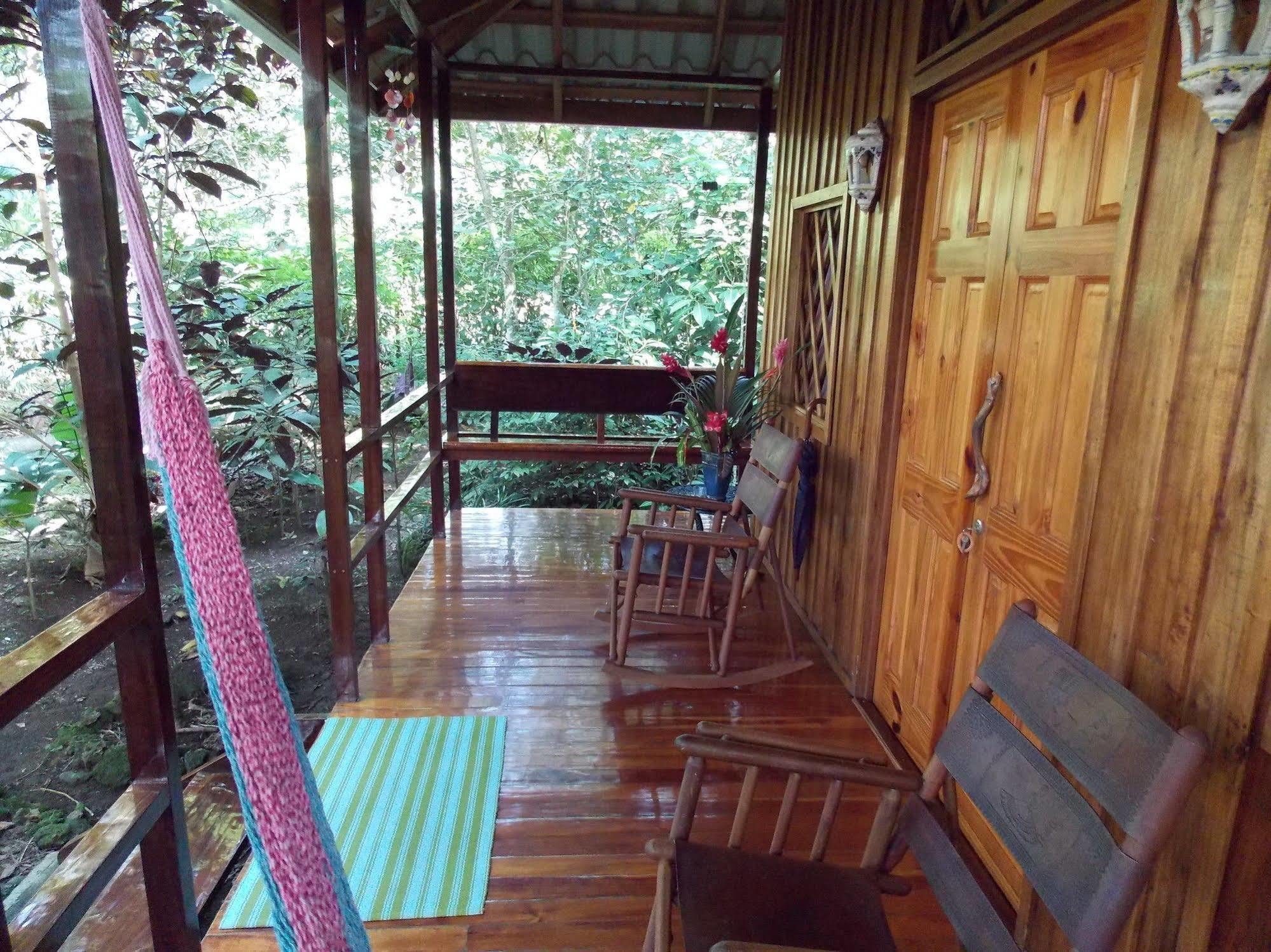 Coral Hill Bungalows Cahuita Exterior photo